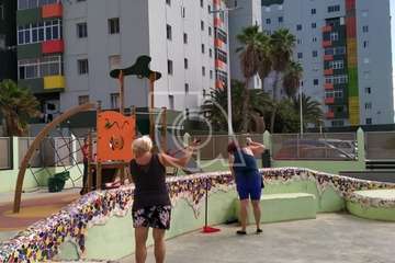 Jinámar coge la pala y la escoba/TA.